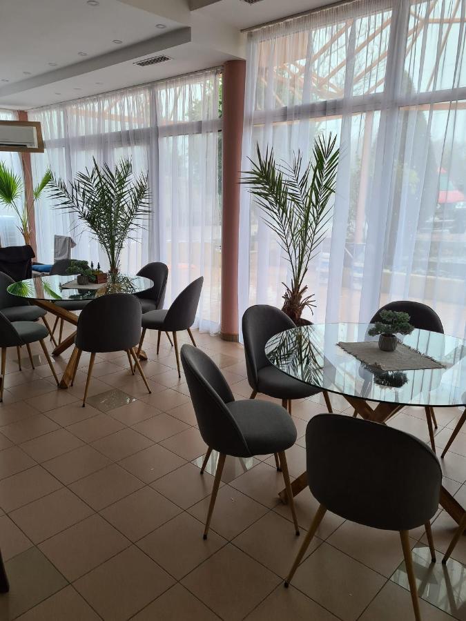 Hotel Paris Relax Zone Balchik Exterior foto